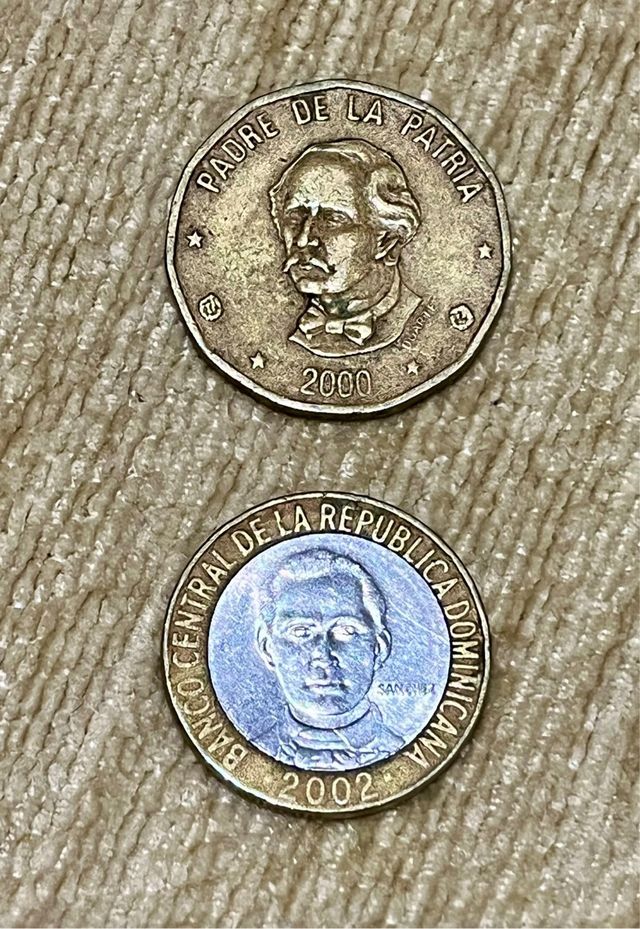 Monedas República Dominicana 1 y 5 Pesos