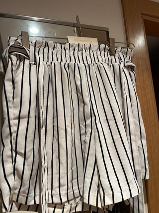 Shorts Shein rayas blanco y negro