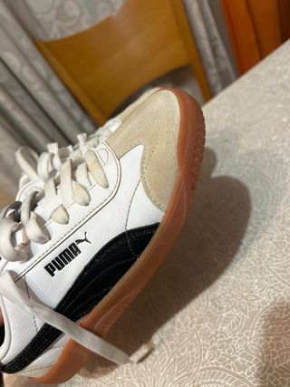 Zapatillas Puma Blancas y Beige