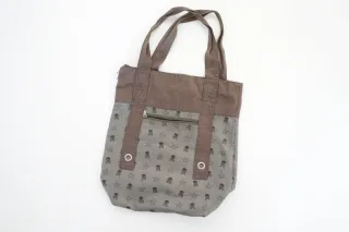 Bolso con estampado de calaveras