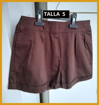 Pantalones cortos mujer. Elegantes. Son estilo chi