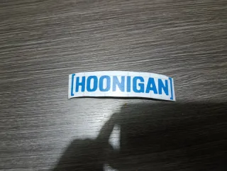 Pegatina Vinilo HOONIGAN 13cmX3cm