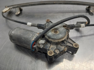 ELEVALUNAS DELANTERO DERECHO NISSAN PRIMERA BERL.