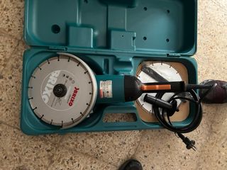Cortadora Radial con Disco Makita