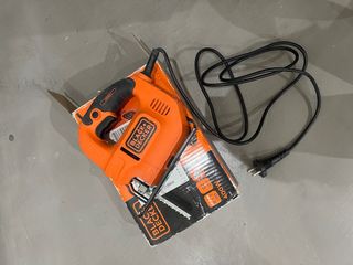 Sierra de calar Black+Decker 400W