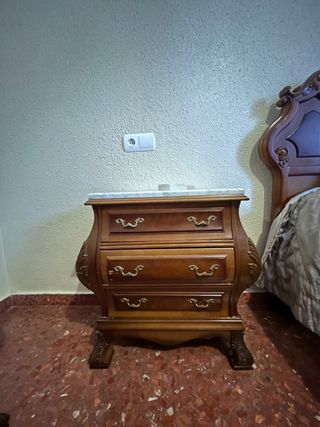 Mesitas y cómoda madera y mármol