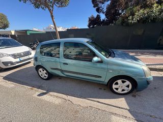Renault Clio 2003