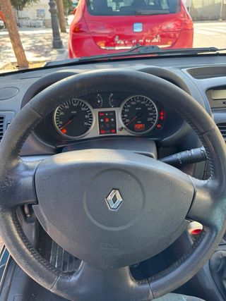 Renault Clio 2003