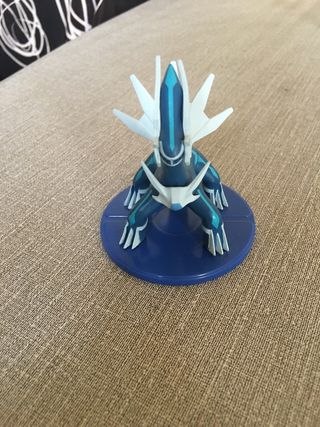 Pikachu y Squirtle figuras