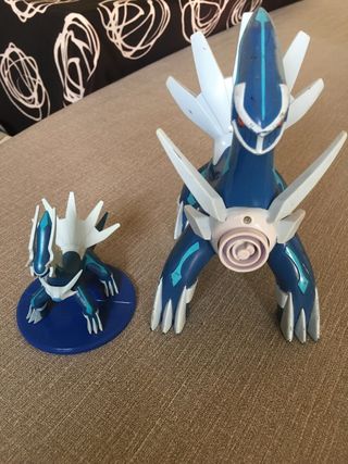 Pikachu y Squirtle figuras