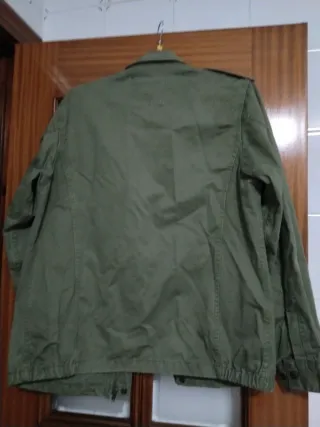 Sobrecamisa verde hombre U.M.K.N.