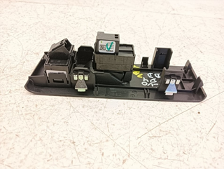 MANDO ELEVALUNAS DELANTERO DERECHO VOLVO XC 40 R-
