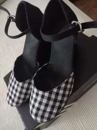 Zapatos de lona y esparto de cuadros