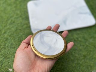 Portavelas/posavasos efecto mármol dorado y tabla