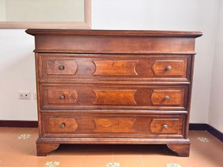Cassettiera classica in legno