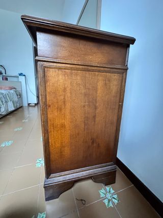 Cassettiera classica in legno