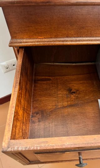 Cassettiera classica in legno