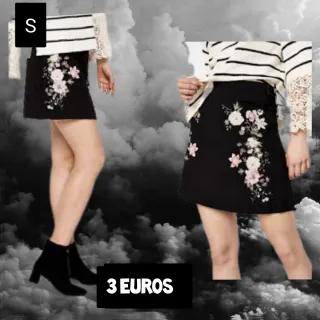 Falda negra con flores rosas Talla S