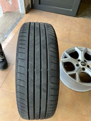 Llantas de nissan juke 2021 con neumaticos 