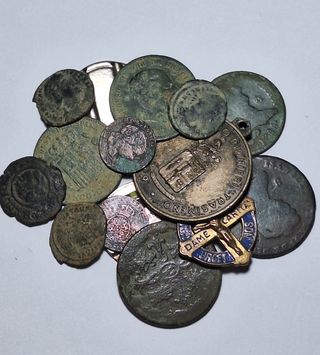 Lote de monedas antiguas y medalla