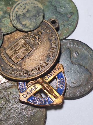 Lote de monedas antiguas y medalla