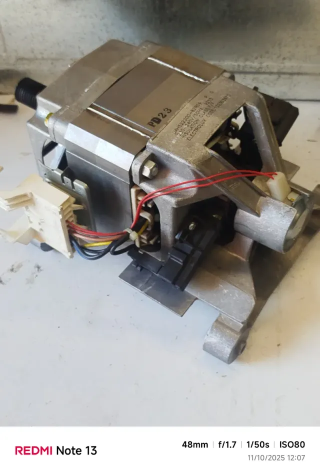 Motor Lavadora Electrolux UAH522300-82R05