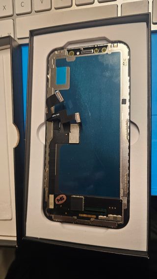 Nuovo schermo OLED per iPhone X.