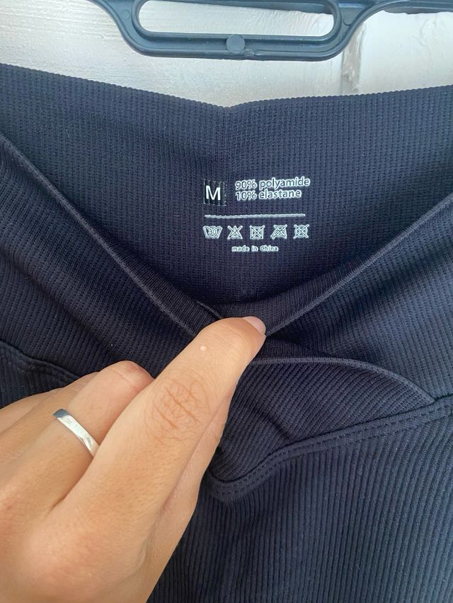 Leggings negros acampanados