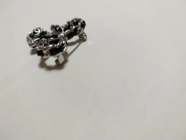 Broche Chanel Lazo Flor Negro Plata