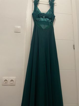 Vestido de fiesta verde con pedrería , elegante