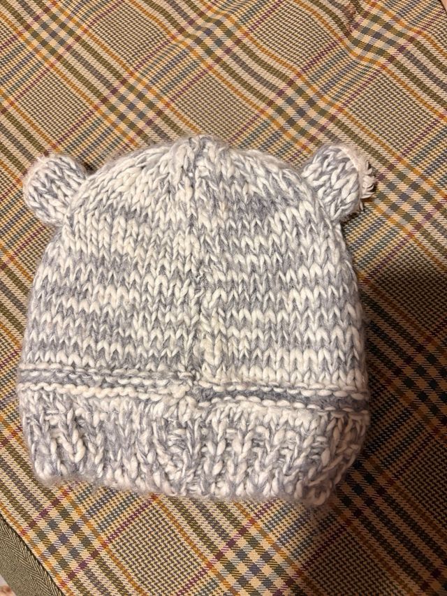 Gorro de lana con orejas