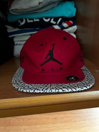 Cappellino Jordan Rosso e Grigio