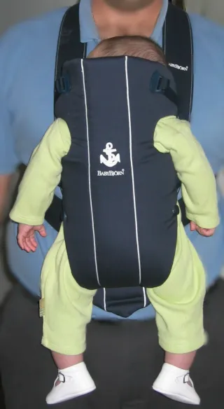Mochila Porta Bebé BabyBjörn Azul Marino.