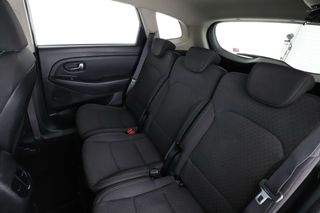 Kia Carens 1.6 GDI Drive
