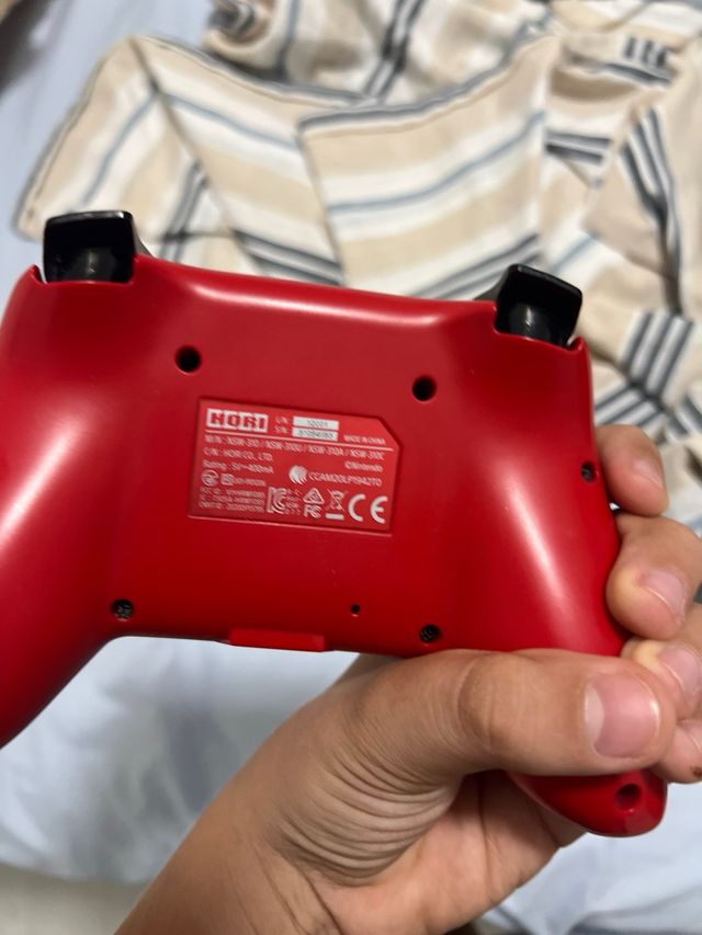 Mando Pro HORI Bluetooth Mario