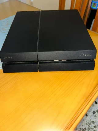 PS4 (PlayStation 4) Negra + 2 Mandos