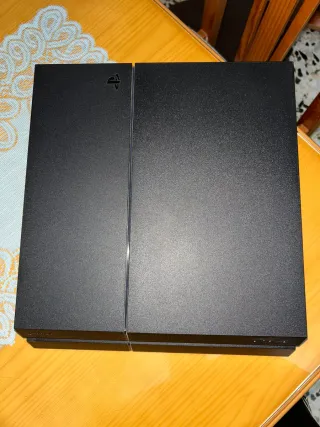 PS4 (PlayStation 4) Negra + 2 Mandos