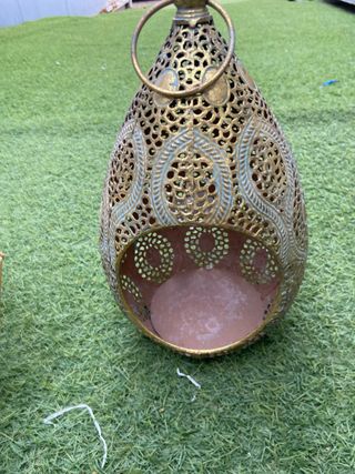 Farolillo de metal dorado