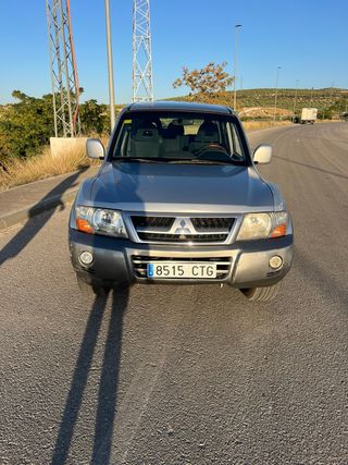 Mitsubishi Montero 
