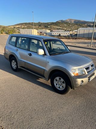 Mitsubishi Montero 
