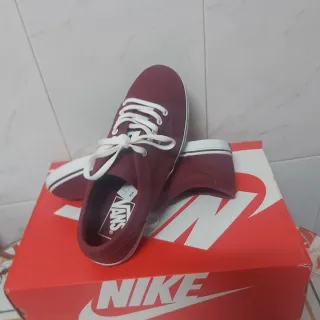 Zapatillas Vans T37 Rojas y Blancas