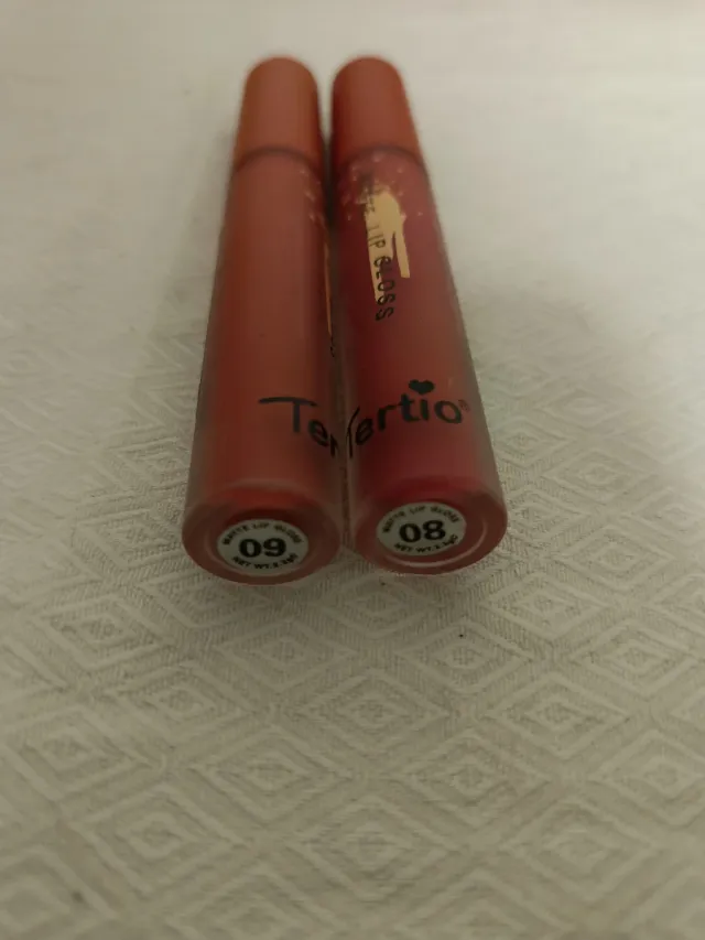 2 Tertio Matte Lip Gloss Nuovi Mai Usati