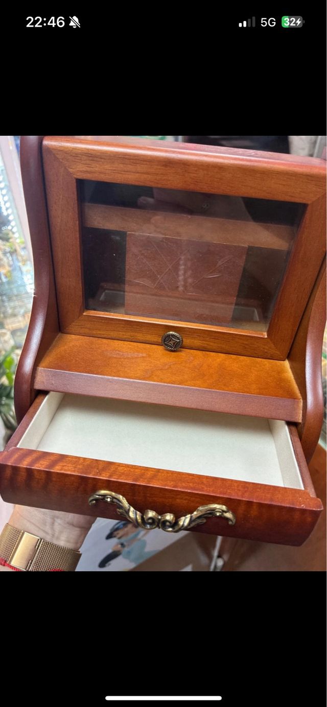 Joyero musical de madera