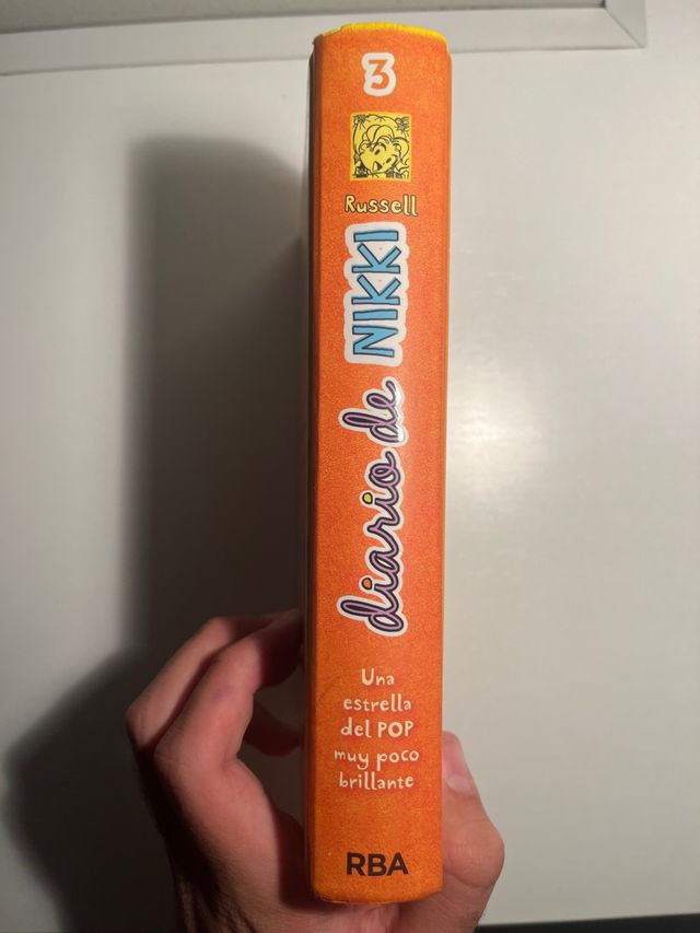 Diario de Nikki 3 - Una estrella del pop muy po...