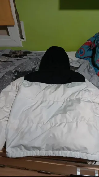 Chaqueta blanca y negra talla M