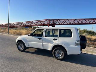 Mitsubishi Montero 2011