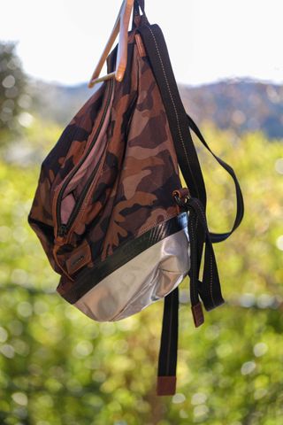 Mochila Diesel Camuflaje Marrón y Plateada