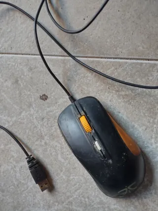 Mouse per PC Usato Nero/Arancio