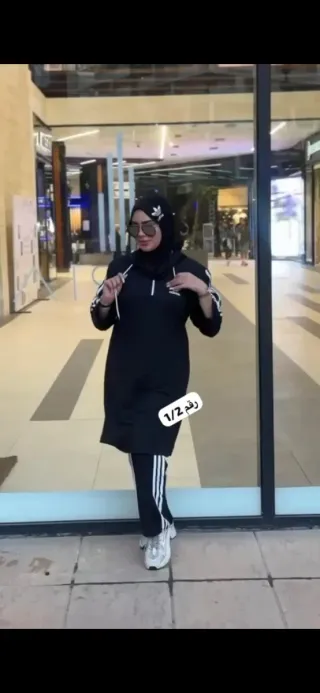 Conjunto deportivo Adidas para mujeres 