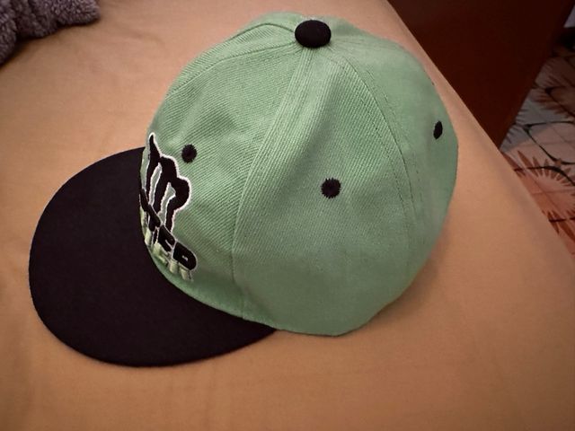 Gorra Monster Energy Negra y Verde